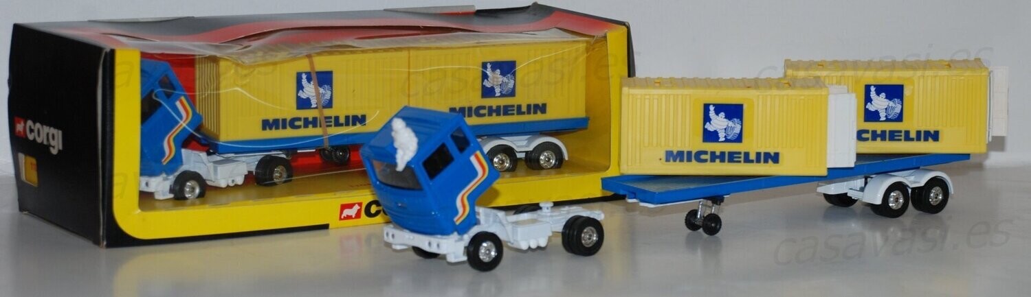 Corgi - 1108 - 1981 - Ford Truck & Trailer with 2 Michelin Containers