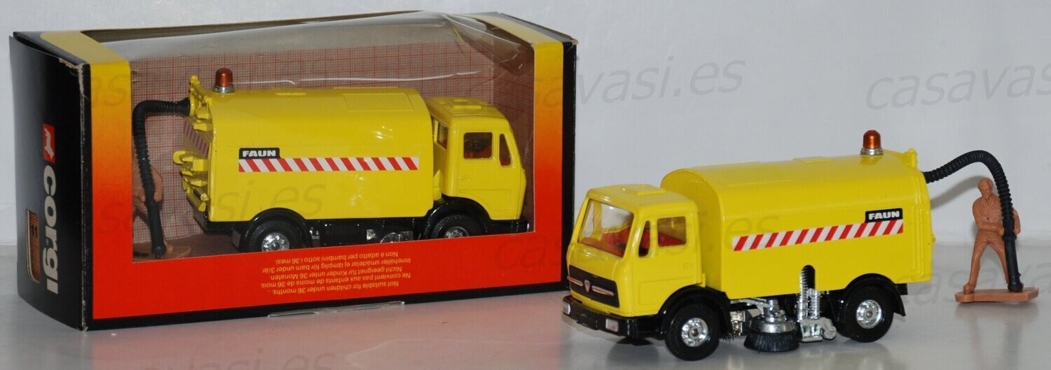 Corgi - 1117 - 1981 - Mercedes / Faun