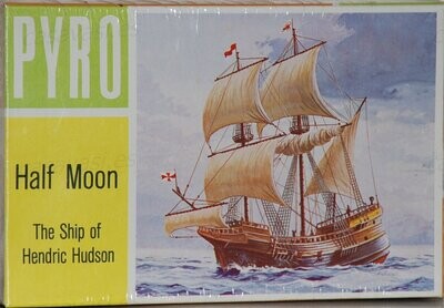 Pyro - b366-75 - Nº6 - 1967 -Half Moon - The Ship of Hendric Hudson
Box Size 18.5 x 12 cm.