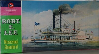 Pyro - b237-800 - Robt.E.Lee - Missippi Steamboat
Box Size 53.5 x 26 cm.