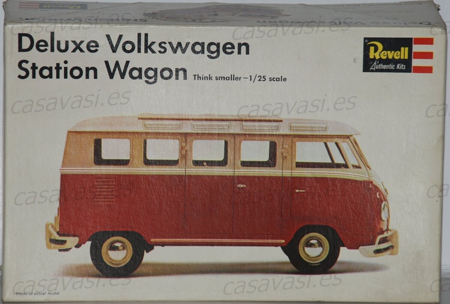 Revell - 1967 - h-1267 - 1/25 - Deluxe Volkswagen Station Wagon
Box Size 23 x 16 cm.