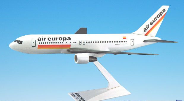B767-200 1/200 AIR EUROPA OLD COLOR