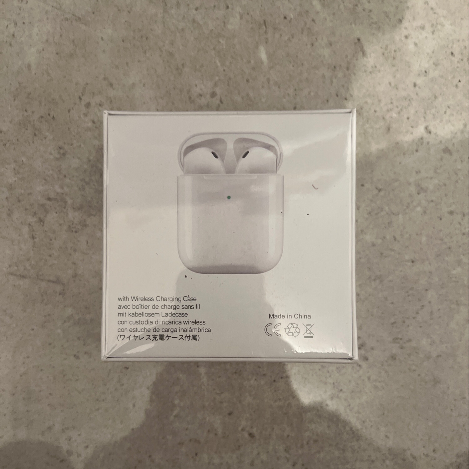 Air pods 1 model : A2032 MRXi12CH/A
