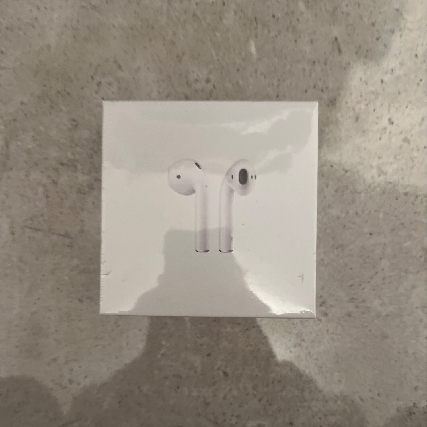 Air pods 1 model : A2032 MRXi12CH/A