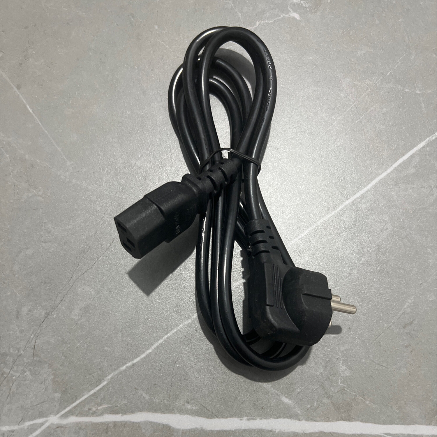 Câble alimentation Ordinateur fixe 