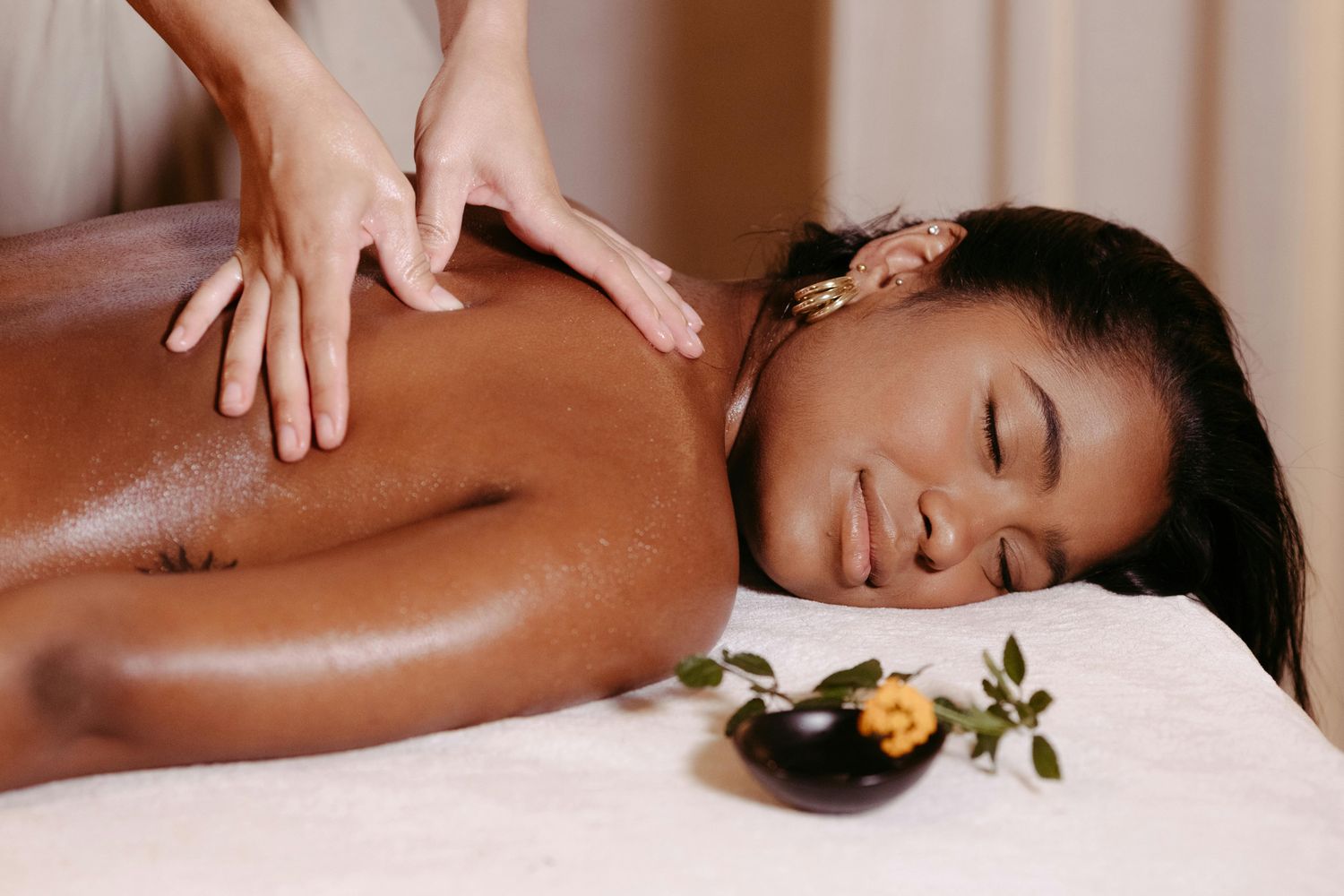 Deep Tissue Massage (50 Minutes)