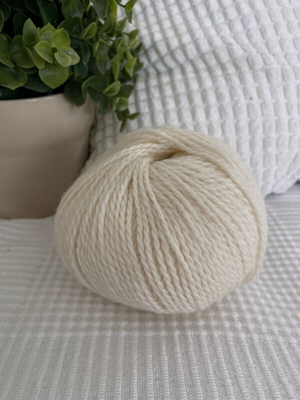 Tibetan -jakkimerinoneulelanka, Ivory 100