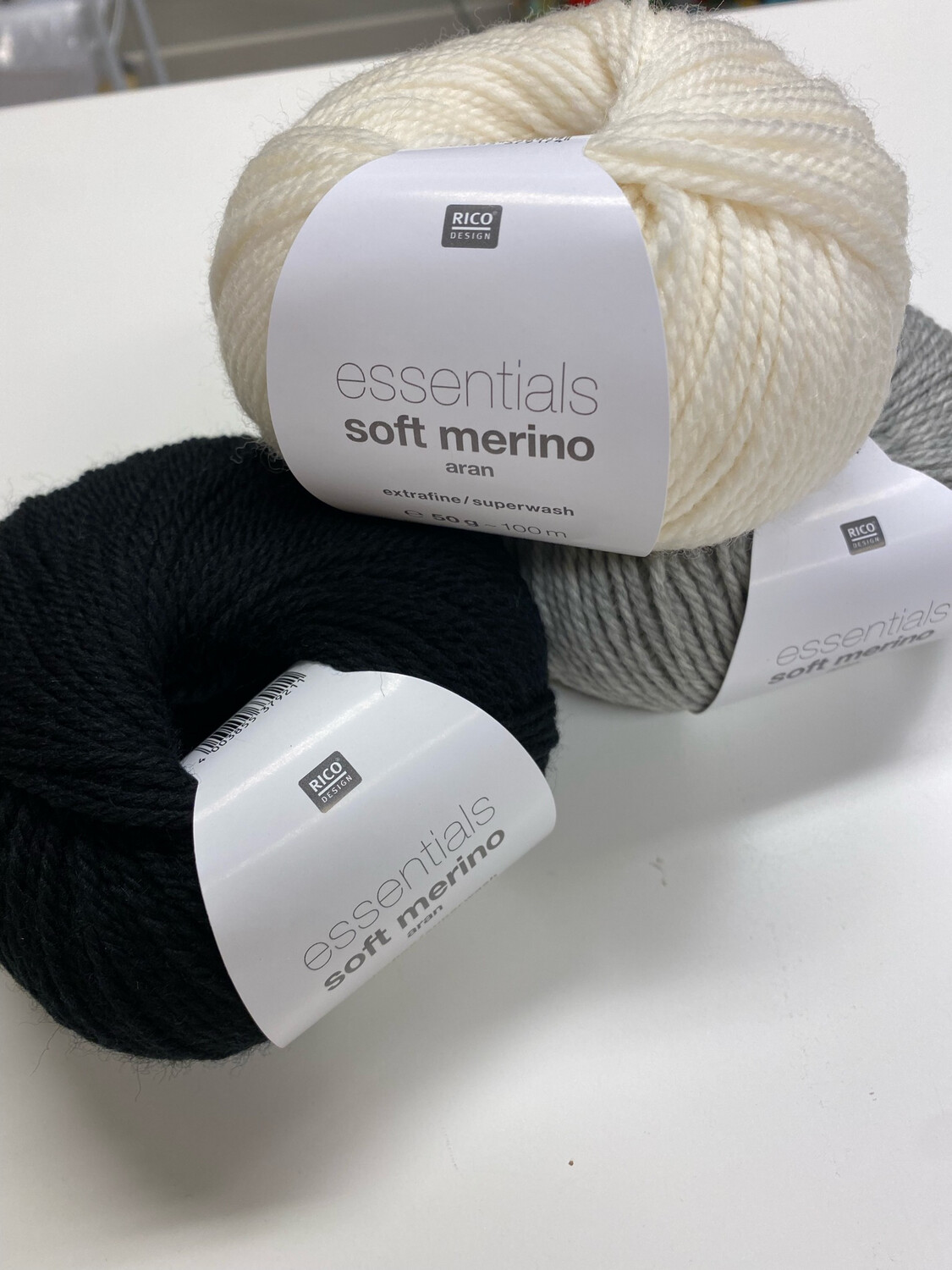 Essential Merino aran -neulelanka, Light Grey 88