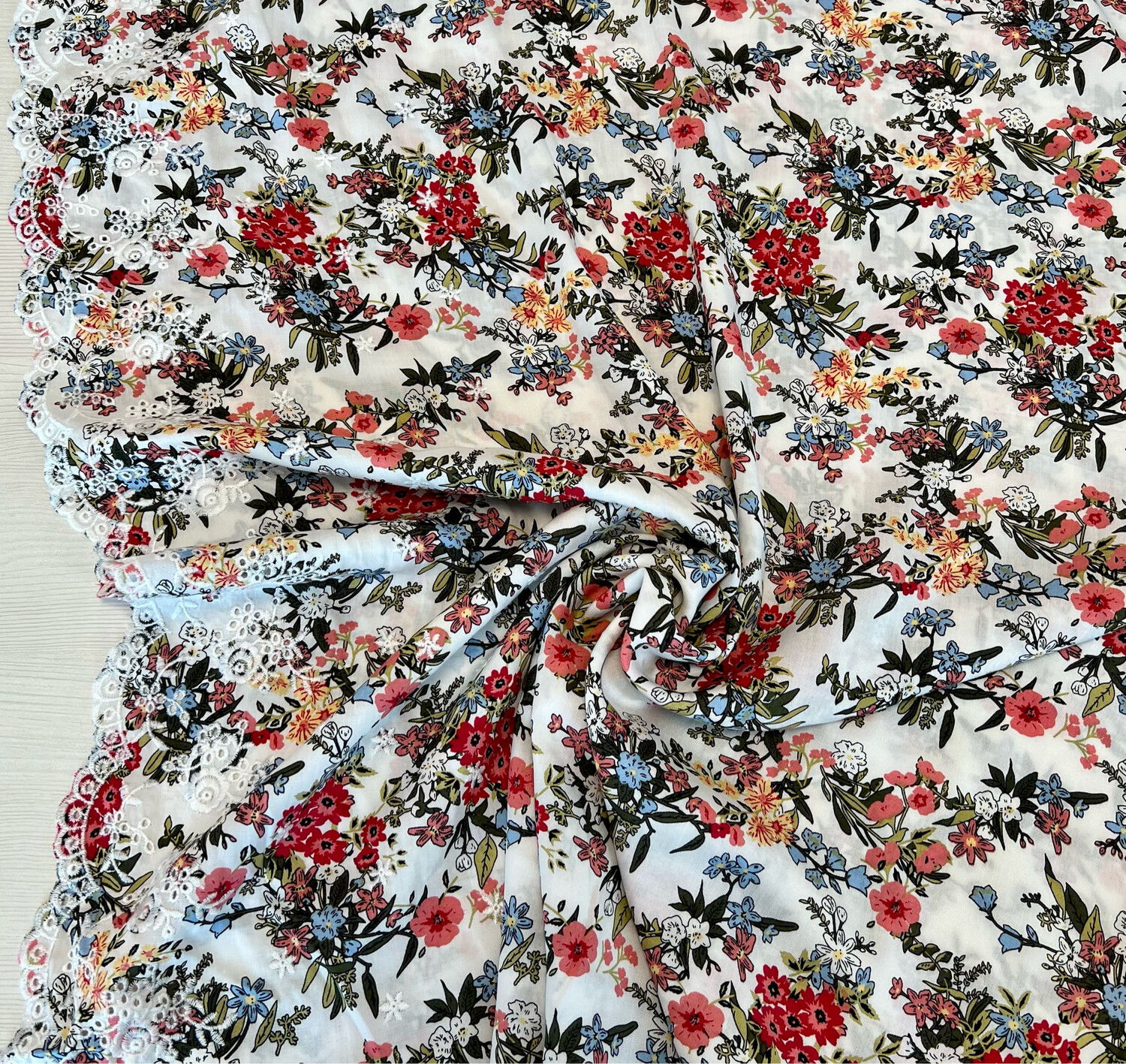 Mexico-viskoosi brodyyrireunalla, Ivory Pala 2.5m