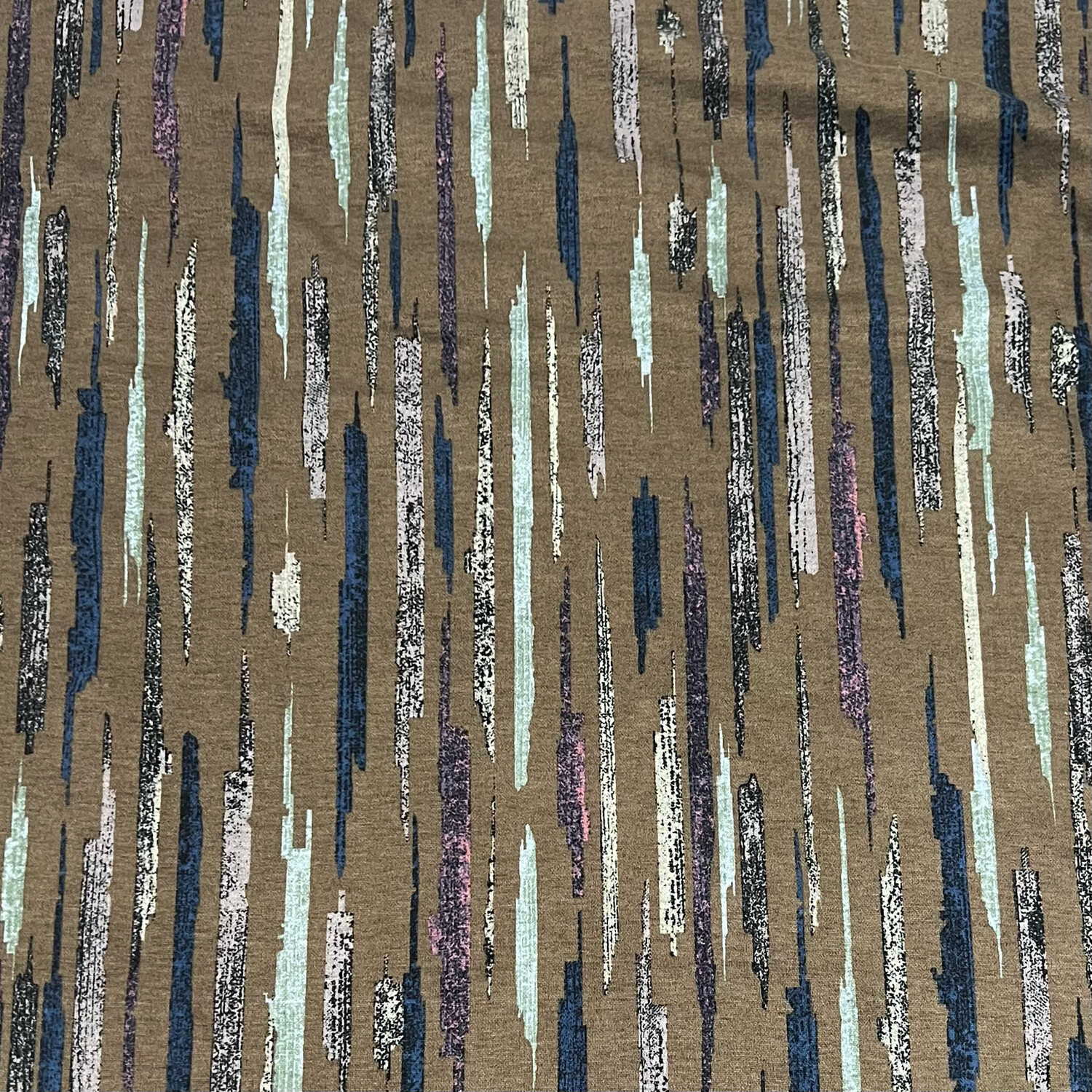Viiru-neulos, Taupe
