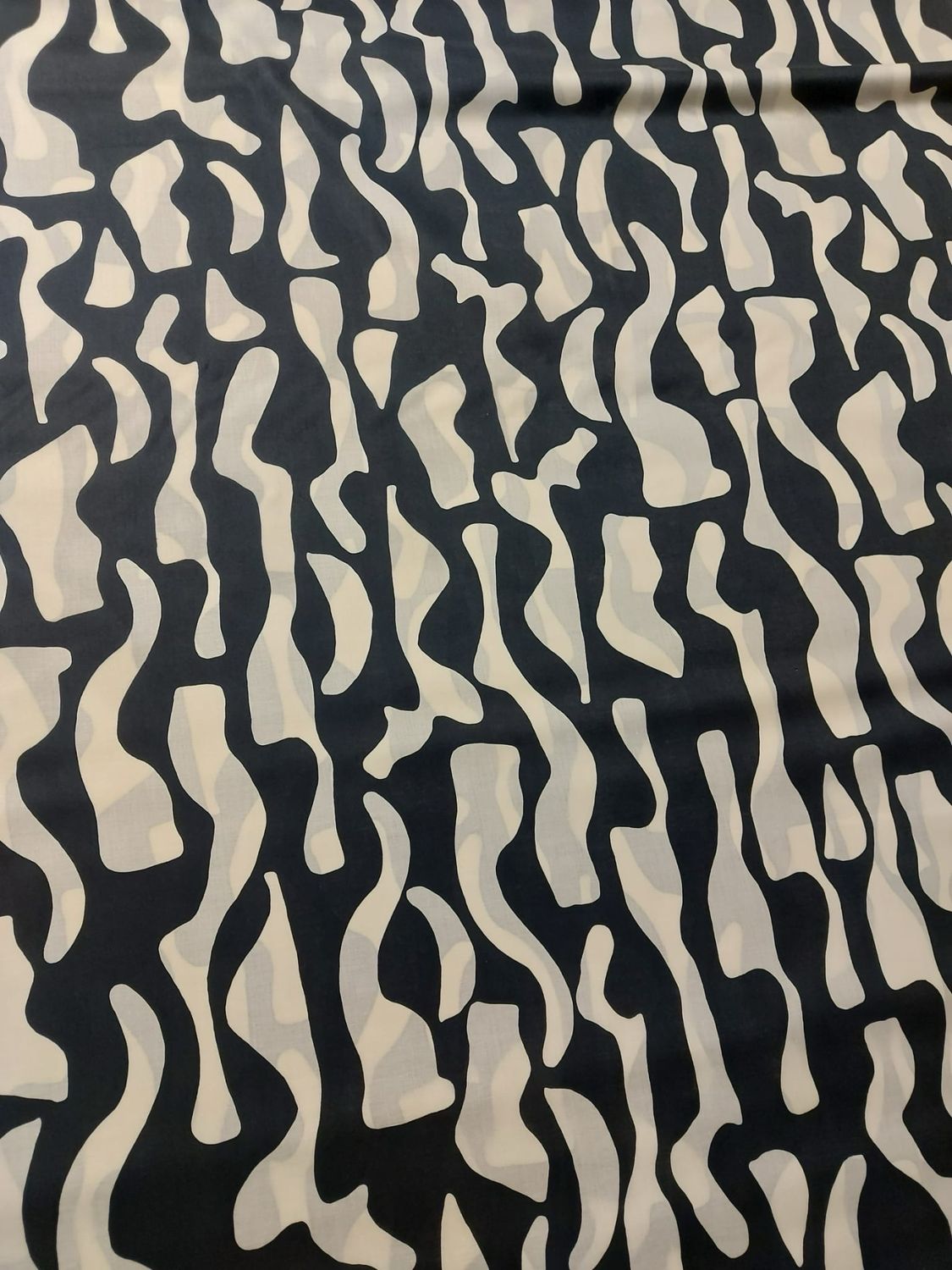 Puzzle- ohut puuvillasatiini, mustavalkoinen