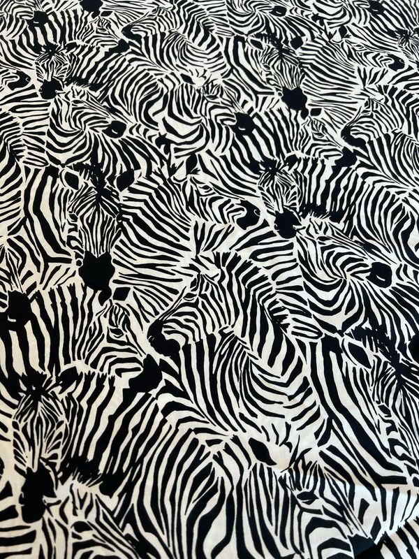 Superzebra -viskoosi, Mustavalkoinen