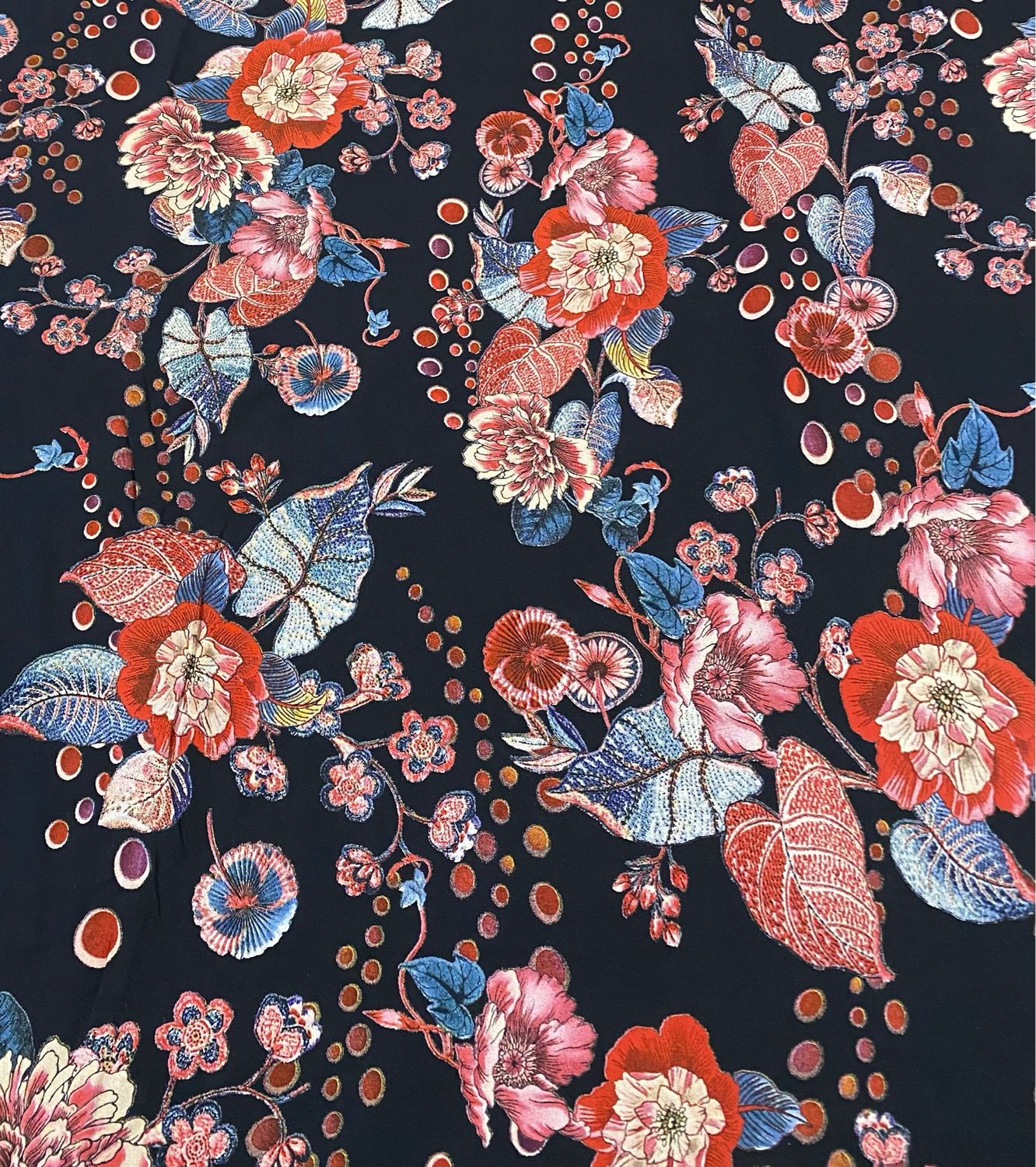 Floating Flowers-viskoosi, Navy-punainen Pala 2,4m