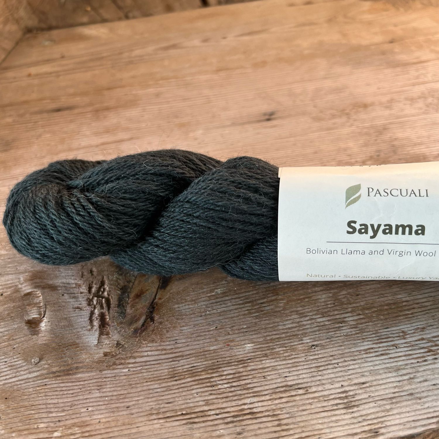 Sayama -laamavillaneulelanka, Tumma Vihreä 317