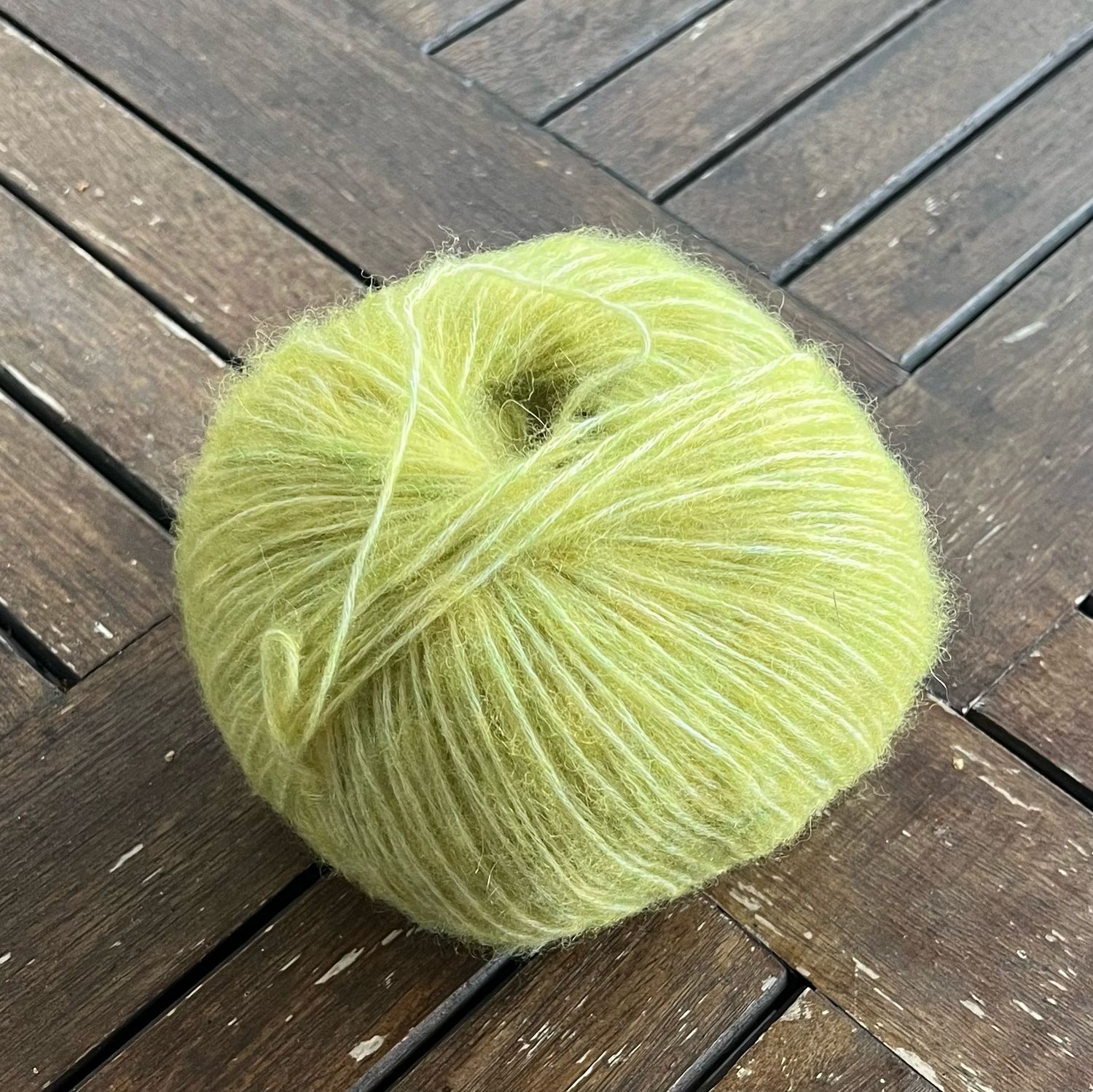 Bonbon -neulelanka, Lime 94