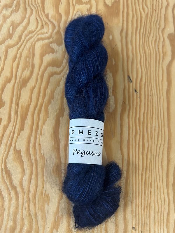 Pegasus- Silkkimohairneulelanka, Navy 296