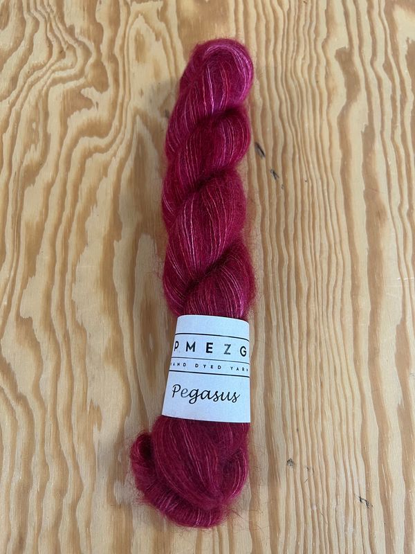 Pegasus- Silkkimohairneulelanka,  Punaiset marjat 277