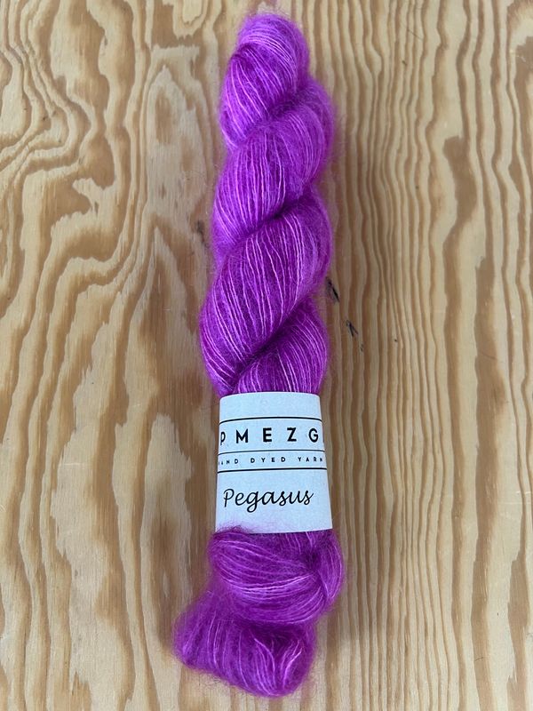 Pegasus- Silkkimohairneulelanka,  Fuksia 268