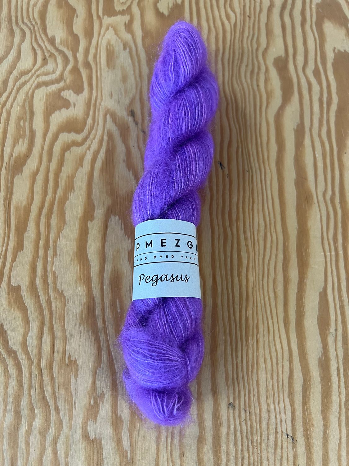 Pegasus- Silkkimohairneulelanka,  Lila 205