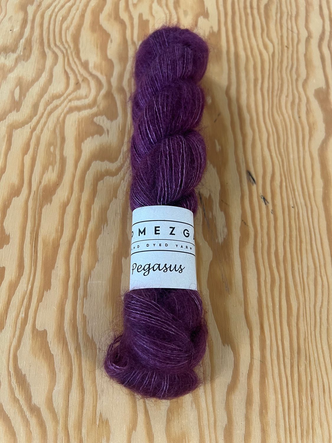 Pegasus- Silkkimohairneulelanka,  Luumu 285