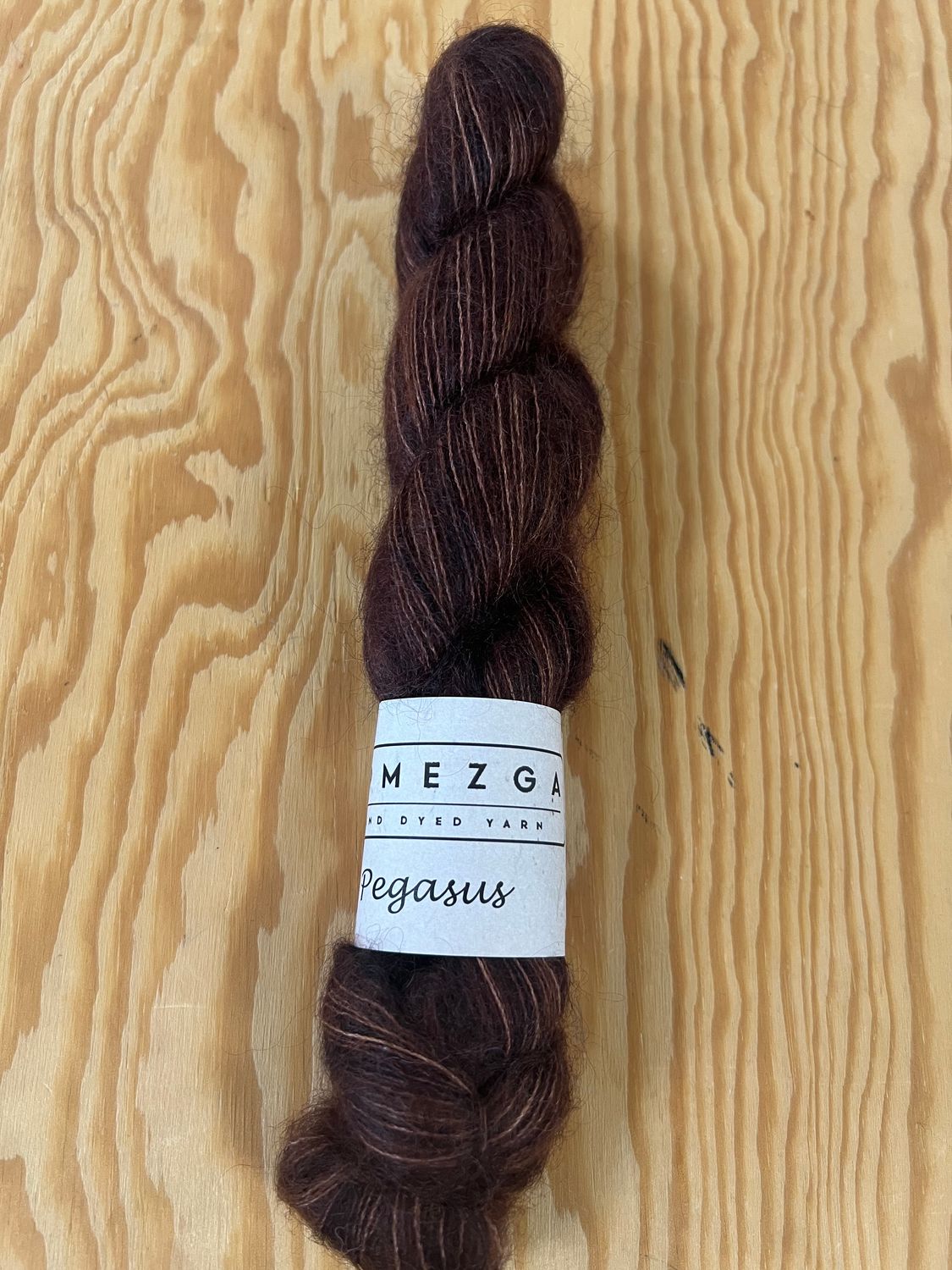 Pegasus- Silkkimohairneulelanka,  lämmin ruskea 275