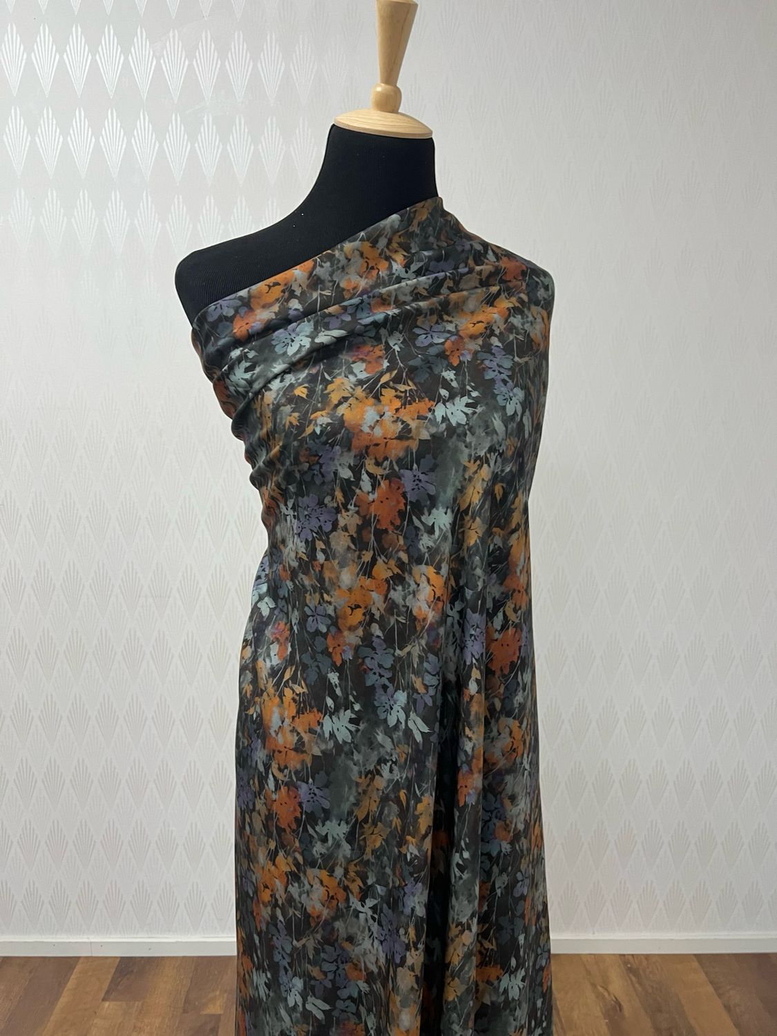 Autumnia -viskoosisatiini, Navy