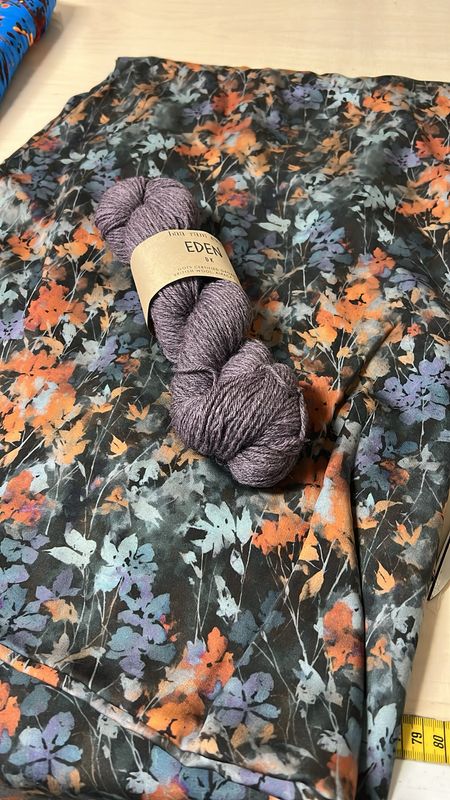 Autumnia -viskoosisatiini, Navy