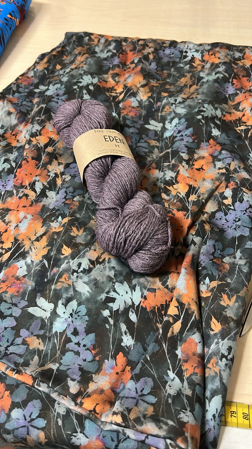 Autumnia -viskoosisatiini, Navy