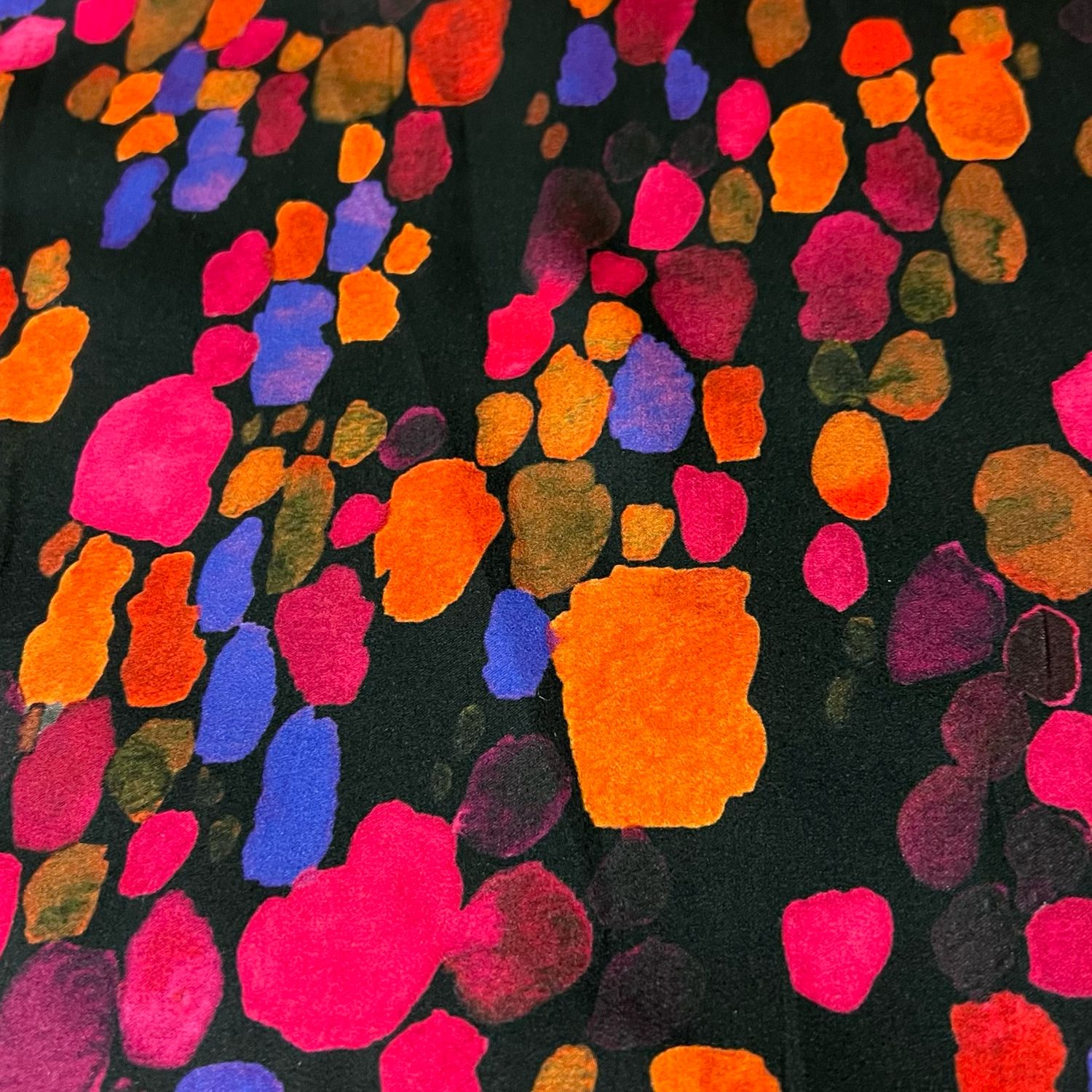 Ruska -viskoosisatiini, Mustakirjava