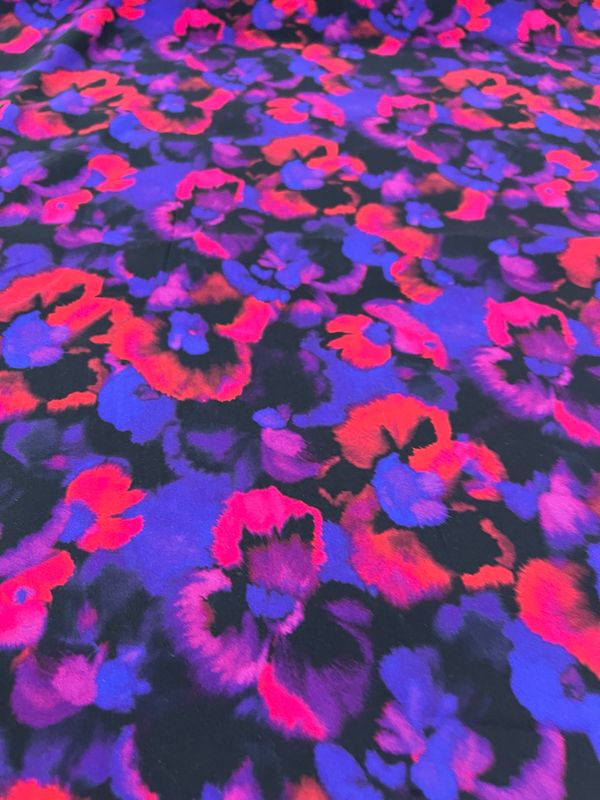 Red Violets -viskoosi, Punakirjava