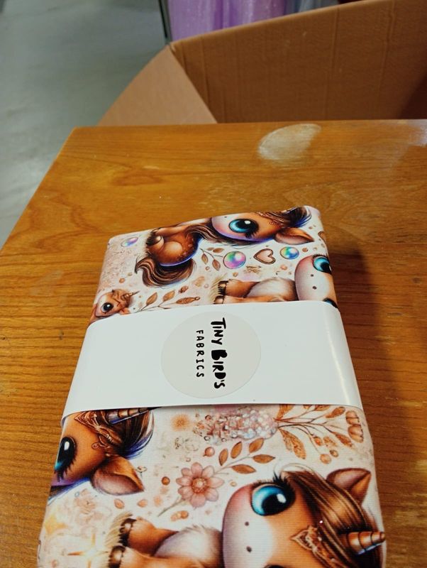 Yksisarvinen-trikoo, Ruskea 0,7m Yksisarvinen-trikoo, Ruskea 0,7m