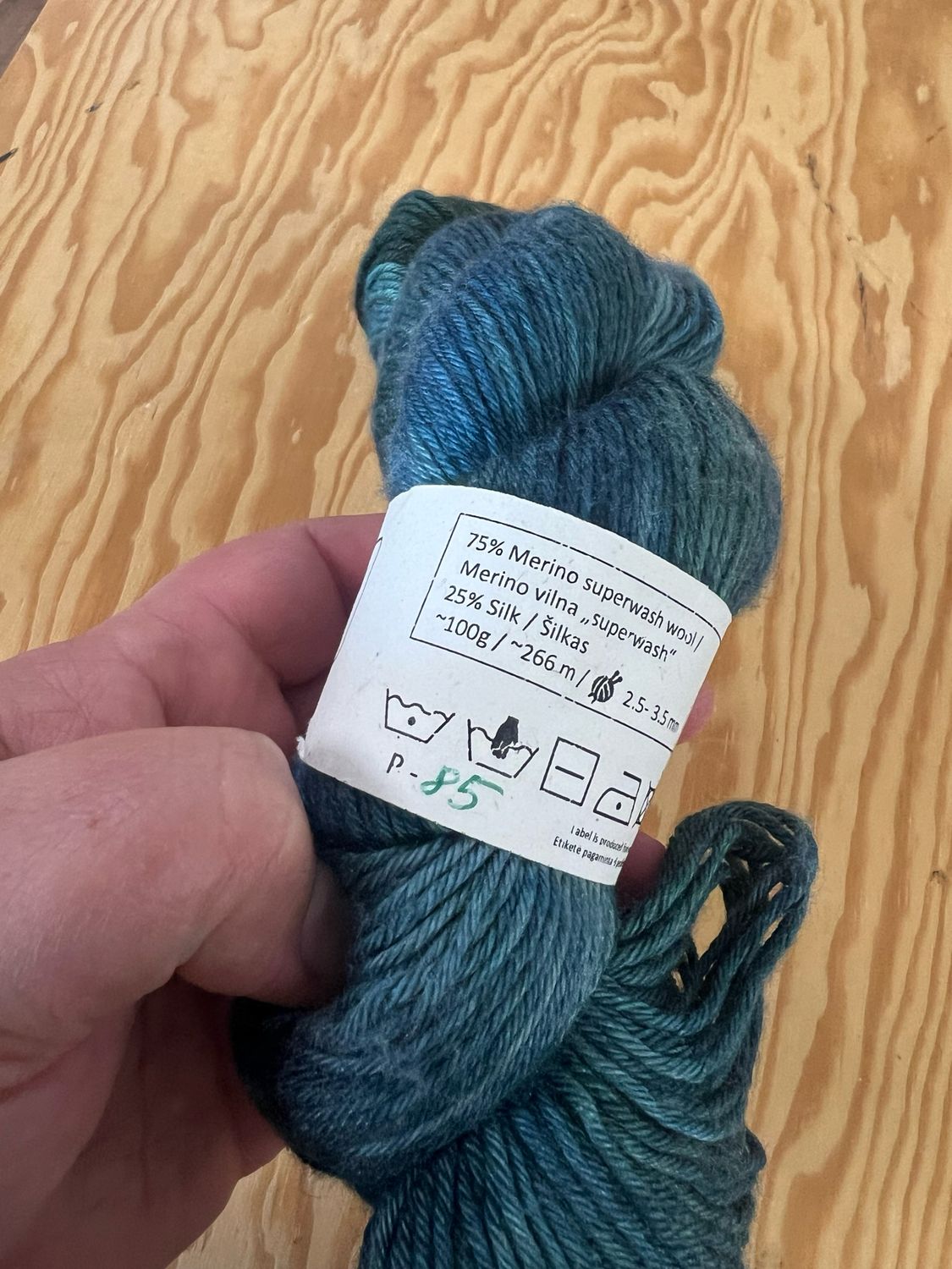 Columba DK merinosilkkilanka, Turkoosikirjava 85