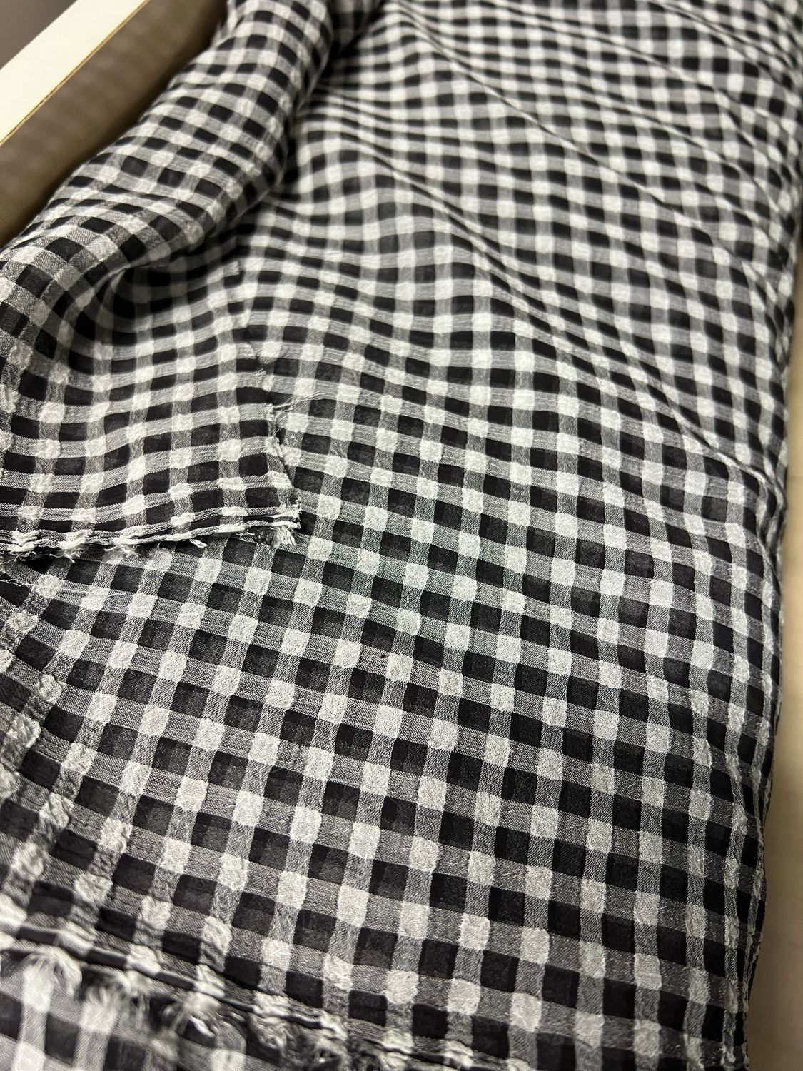 Ruutukreppisifonki, Mustavalkoinen