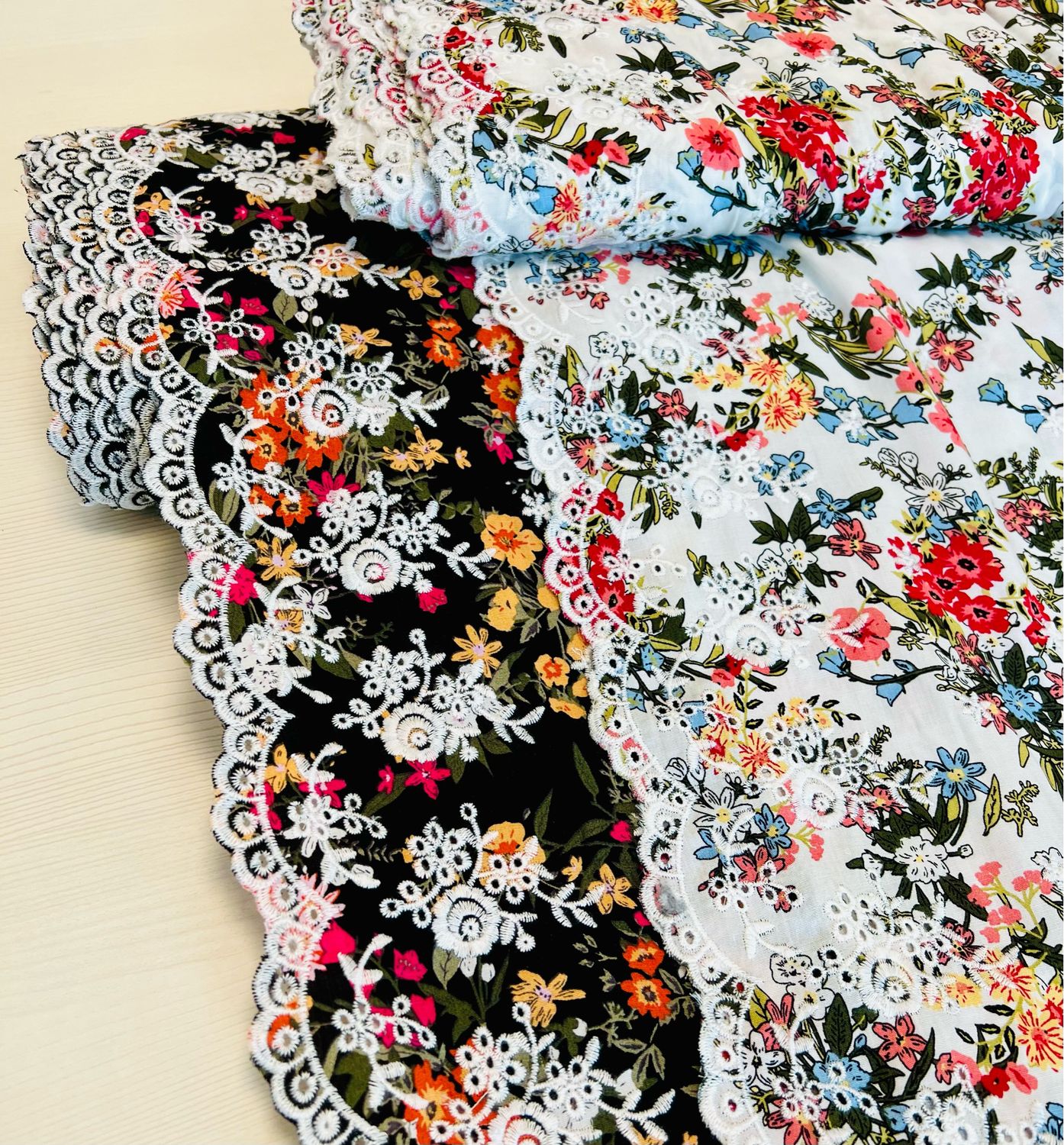 Mexico-viskoosi brodyyrireunalla,musta