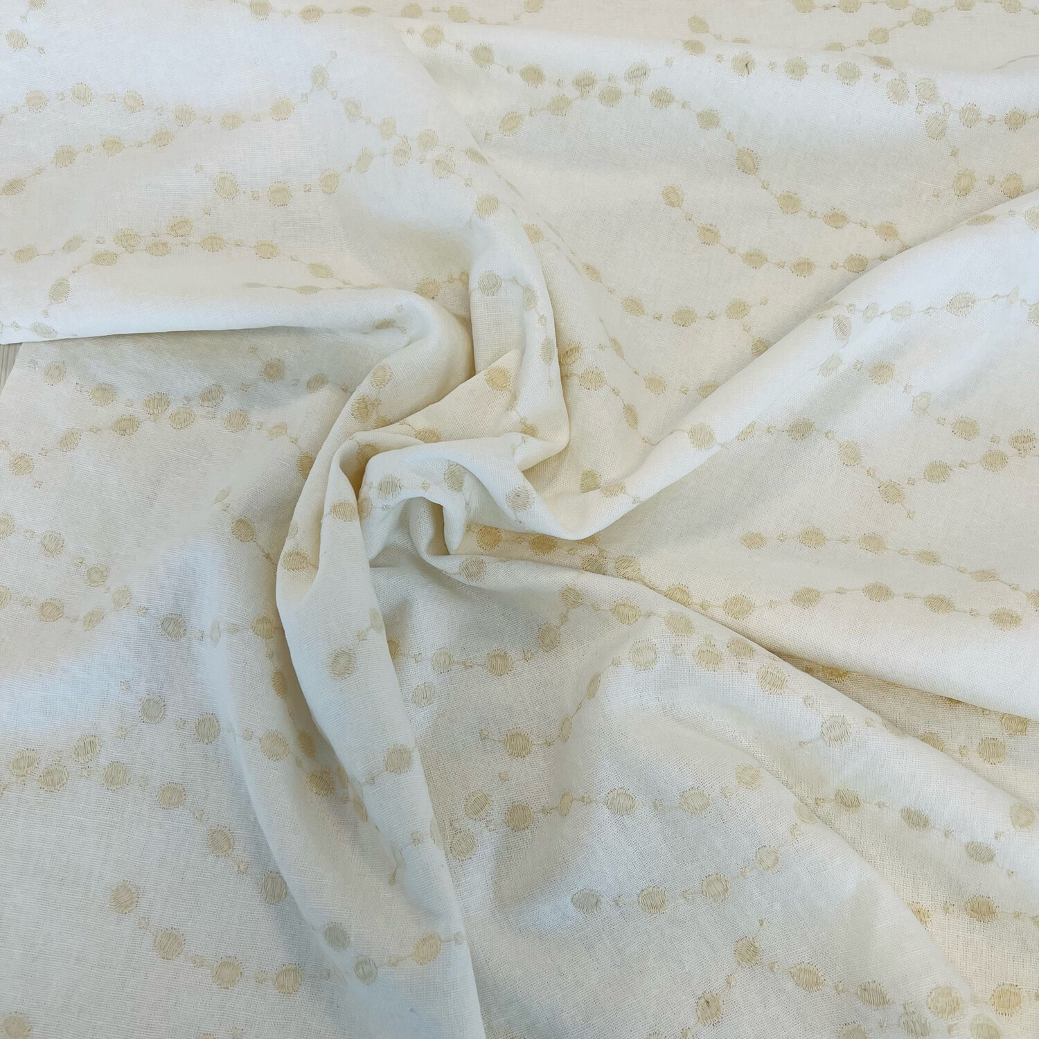 Brody-viskoosipellava, Off White