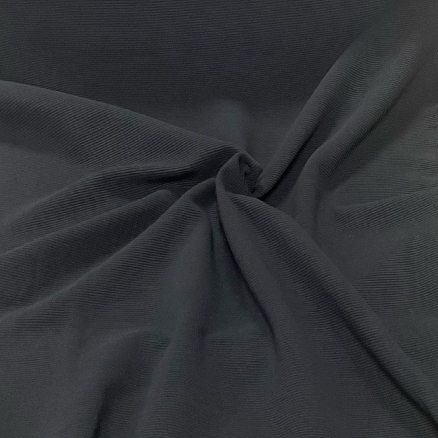 Vaakaraita-neulos, Musta