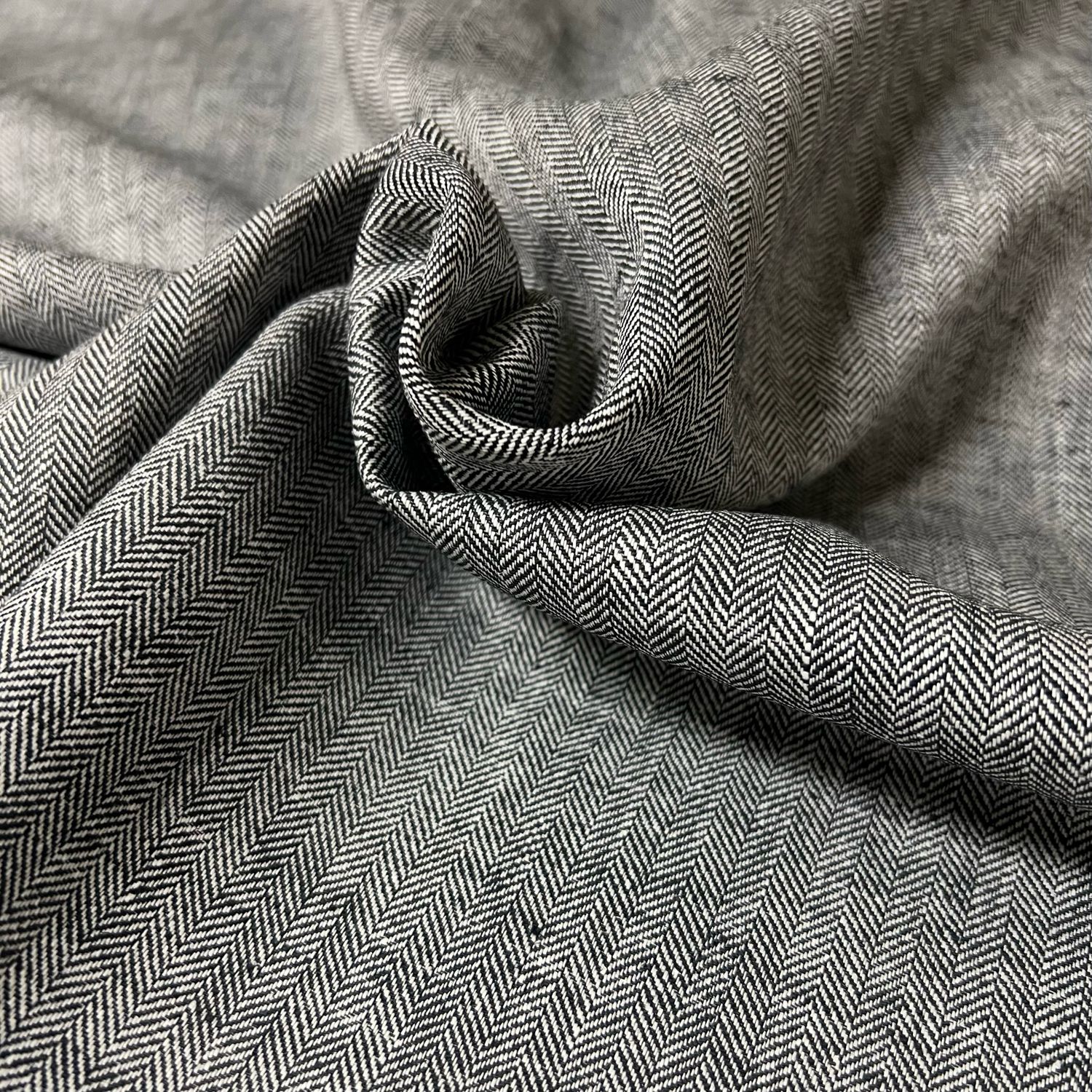 Kalanruoto -puuvillapellava, Musta