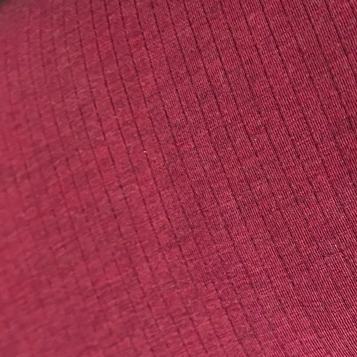 Silkkimerino -ribbineulos, Tummanpunainen