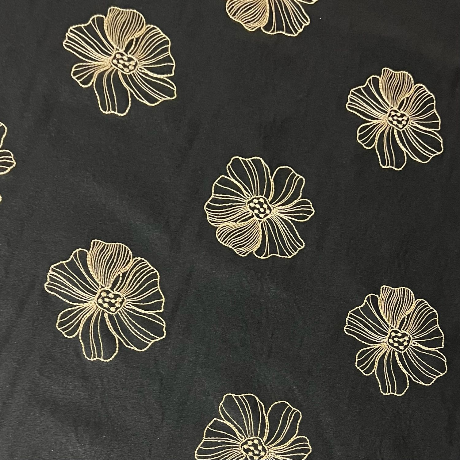 Kultavuokot -brodeedattu Viskoosipellava, musta-kulta