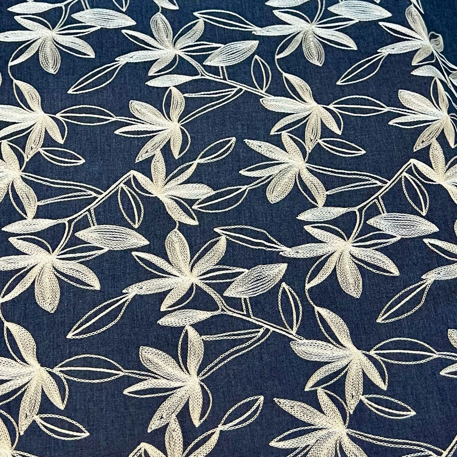 Rosette -Farkku, valkoinen brodeeraus