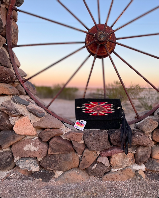 Onyx Clutch