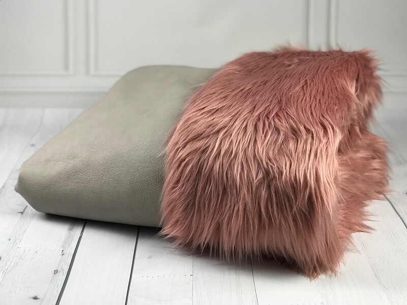 PRUNK-BÜDDEL // Veganes Büffellleder Hellgrau-Beige mit Kunstpelz Langfloor Rosé // auf Lager PRUNK-BÜDDEL // Veganes Büffellleder Hellgrau-Beige mit Kunstpelz Langfloor Rosé // auf Lager
