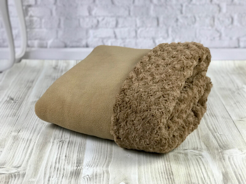 BINNEN-BÜDDEL BASIC // GRÖSSE L ca. 120x70 cm // Fleece Camel mit Rosenplüsch Toffee (Modell TOSSI) // SOFORTKAUF auf Lager BINNEN-BÜDDEL BASIC // GRÖSSE L ca. 120x70 cm // Fleece Camel mit Rosenplüsch Toffee (Modell TOSSI) // SOFORTKAUF auf Lager