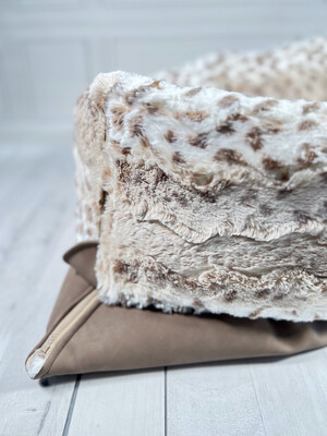 BUTEN-BÜDDEL PREMIUM // Kunstleder Vintage Taupe + Hermelin Natur + Reißverschluss Beige // Grösse M // SOFORTKAUF auf Lager BUTEN-BÜDDEL PREMIUM // Kunstleder Vintage Taupe + Hermelin Natur + Reißverschluss Beige // Grösse M // SOFORTKAUF auf Lager