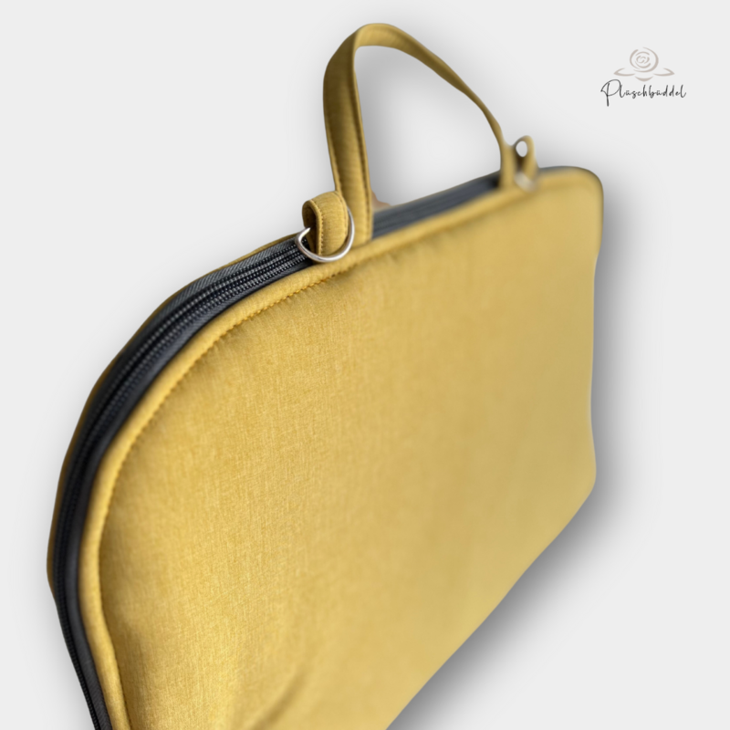 DOGGO in Grösse M // Softshell Okkermelange + Minky Dots Hellgrau + Reissverschluss Grau// Hundematte TO GO // mit D-Ringen und Handschlaufe // ohne Tragegurt DOGGO in Grösse M // Softshell Okkermelange + Minky Dots Hellgrau + Reissverschluss Grau// Hundematte TO GO // mit D-Ringen und Handschlaufe // ohne Tragegurt