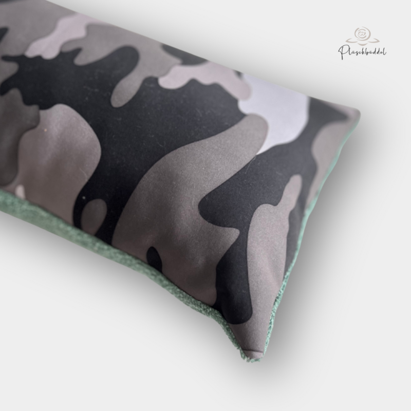 MINI-KISSEN // ca. 20x40 cm // Softshell Camouflage grau mit Frottée Altgrün // SOFORTKAUF 
