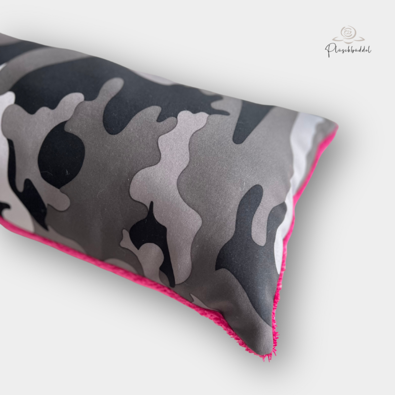MINI-KISSEN // ca. 20x40 cm // Softshell Camouflage Schwarzgrau mit Frottée Pink // SOFORTKAUF 