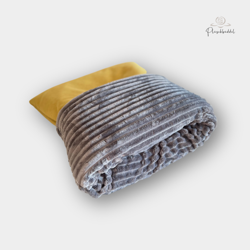FUSS-BÜDDEL Grösse S // ca. 45x70 cm // Softshell Currymelange mit Streifenplüsch Graphit FUSS-BÜDDEL Grösse S // ca. 45x70 cm // Softshell Currymelange mit Streifenplüsch Graphit