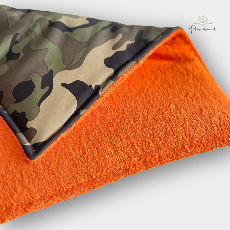 BODENPOFA DÜNN & LEICHT SOFORTKAUF // ca. 54x47 cm // Softshell Camouflage Armeegreen mit Frottée Orange // Sofapofa Babymatte Liegematte Picknickdecke dünn gefuttert BODENPOFA DÜNN & LEICHT SOFORTKAUF // ca. 54x47 cm // Softshell Camouflage Armeegreen mit Frottée Orange // Sofapofa Babymatte Liegematte Picknickdecke dünn gefuttert