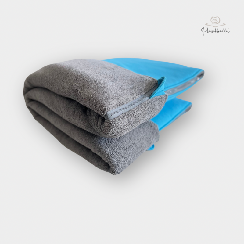 BUTEN-BÜDDEL BASIC // Größe 95x70 cm // Softshell Aqua + Frottée Dunkelgrau + Reißverschluss Dunkelgrau // SOFORTKAUF auf Lager BUTEN-BÜDDEL BASIC // Größe 95x70 cm // Softshell Aqua + Frottée Dunkelgrau + Reißverschluss Dunkelgrau // SOFORTKAUF auf Lager